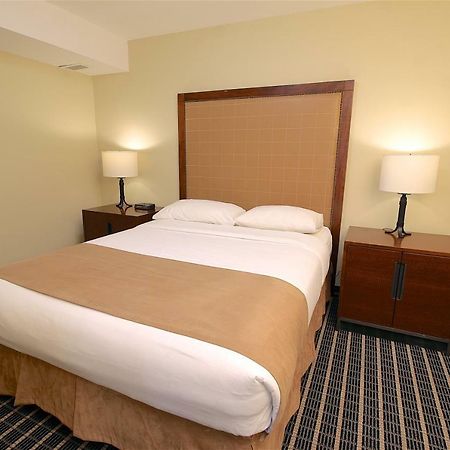 Medicine Hat Inn & Suites Buitenkant foto