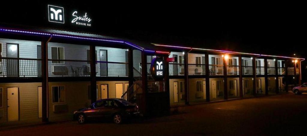 Medicine Hat Inn & Suites Buitenkant foto
