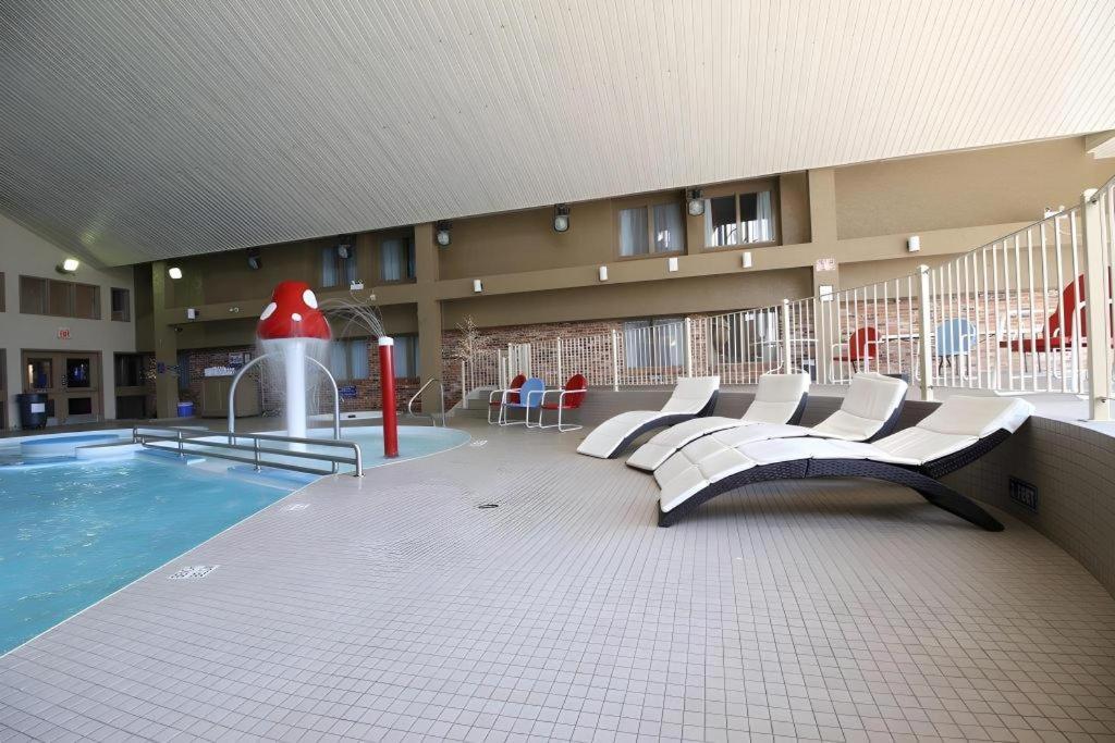 Medicine Hat Inn & Suites Buitenkant foto