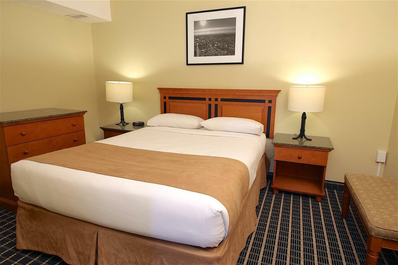 Medicine Hat Inn & Suites Buitenkant foto