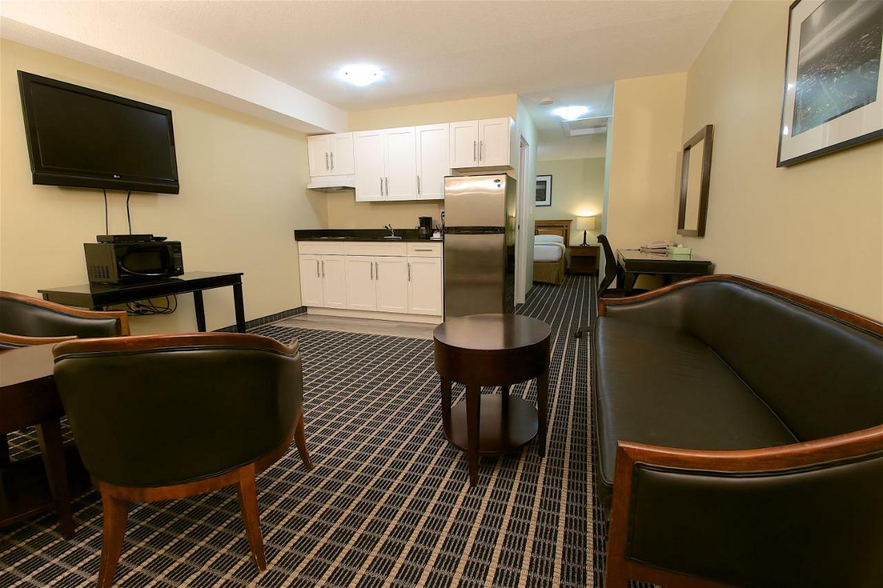 Medicine Hat Inn & Suites Buitenkant foto