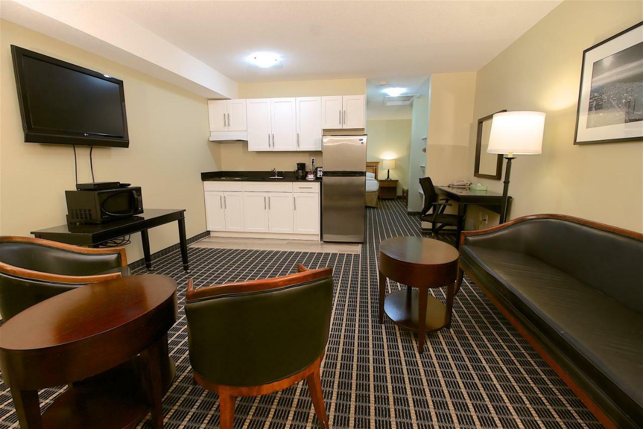 Medicine Hat Inn & Suites Buitenkant foto